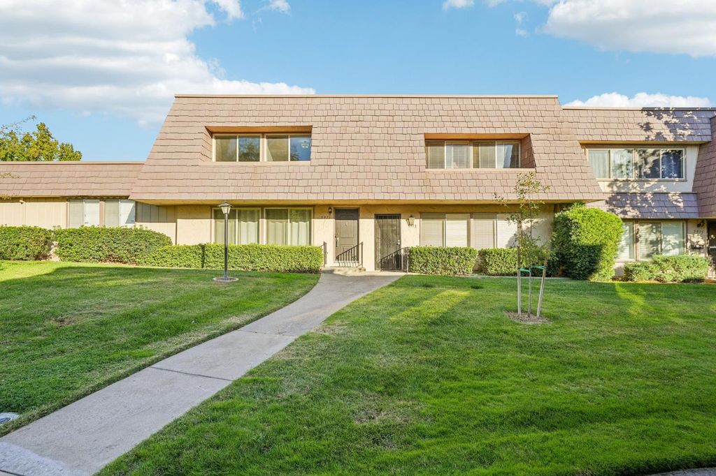 Photo of 5971 Via Casitas, Carmichael, CA 95608 (MLS # 225135703)