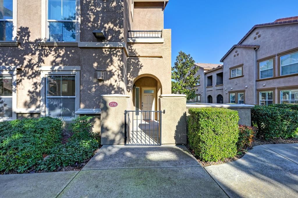Photo of 5350 Dunlay Dr #2716, Sacramento, CA 95835 (MLS # 226005009)