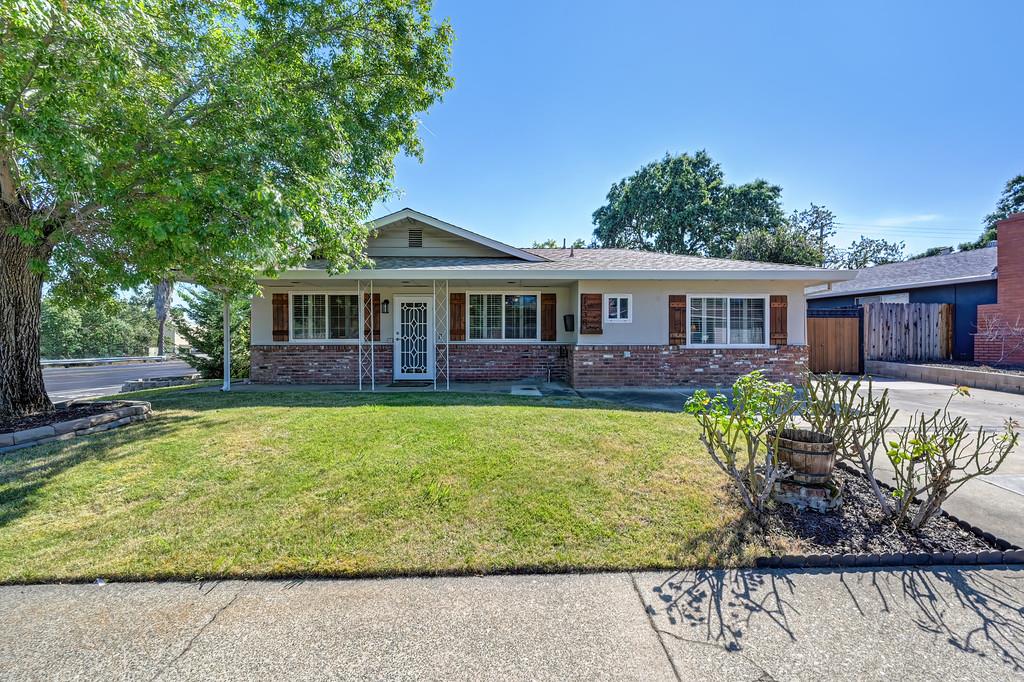 1338 School Street