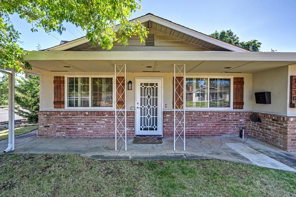1338 School Street
