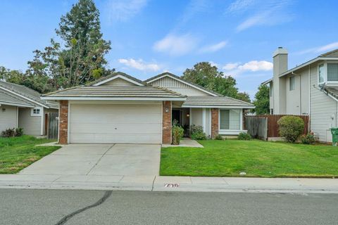 716 Summit Lakes Way Galt CA 95632