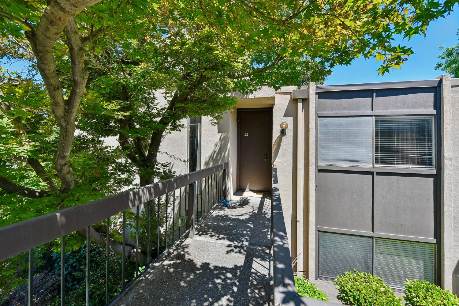 2292 Woodside Lane 12