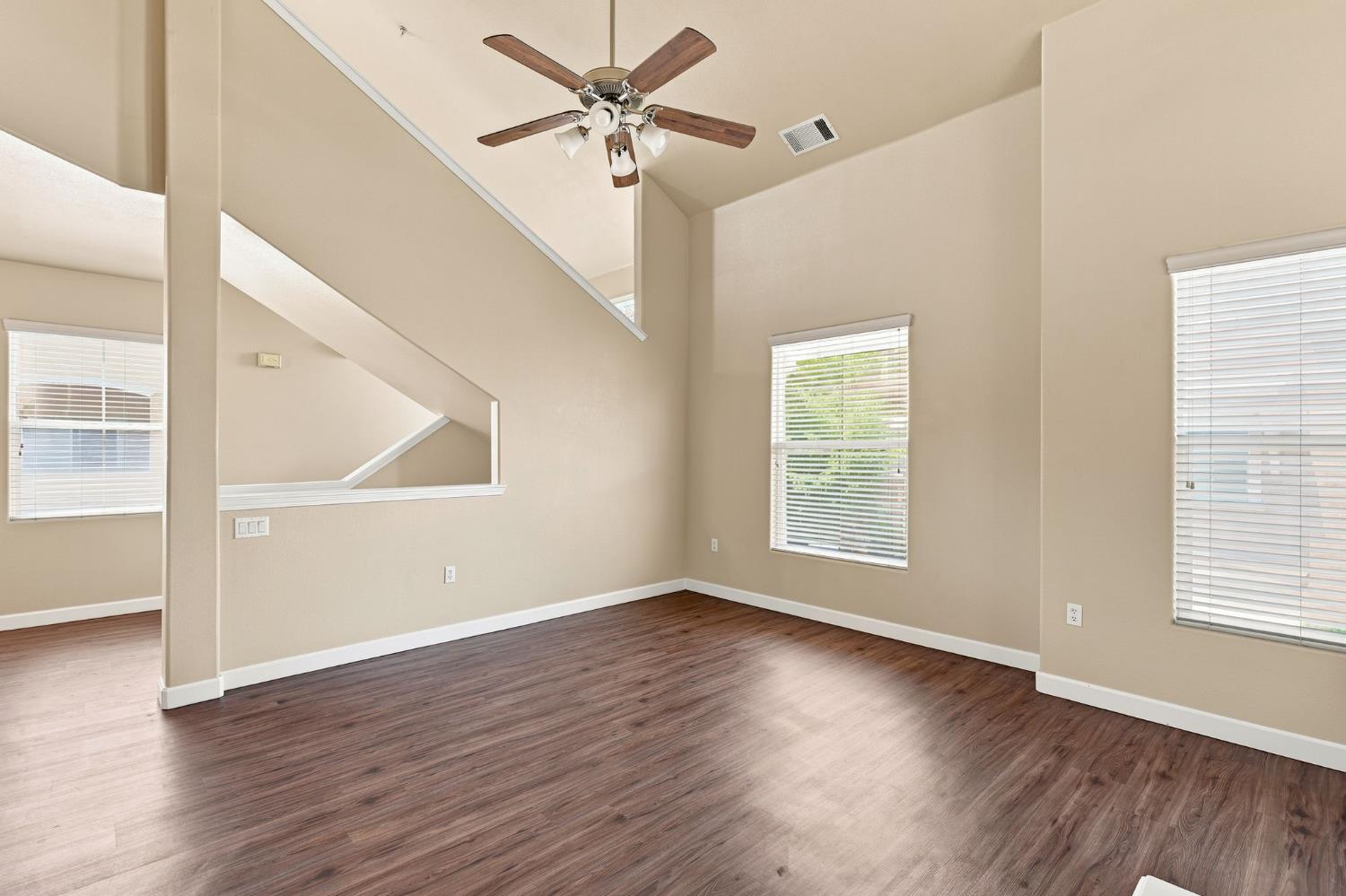 5350 Dunlay Drive 3513
