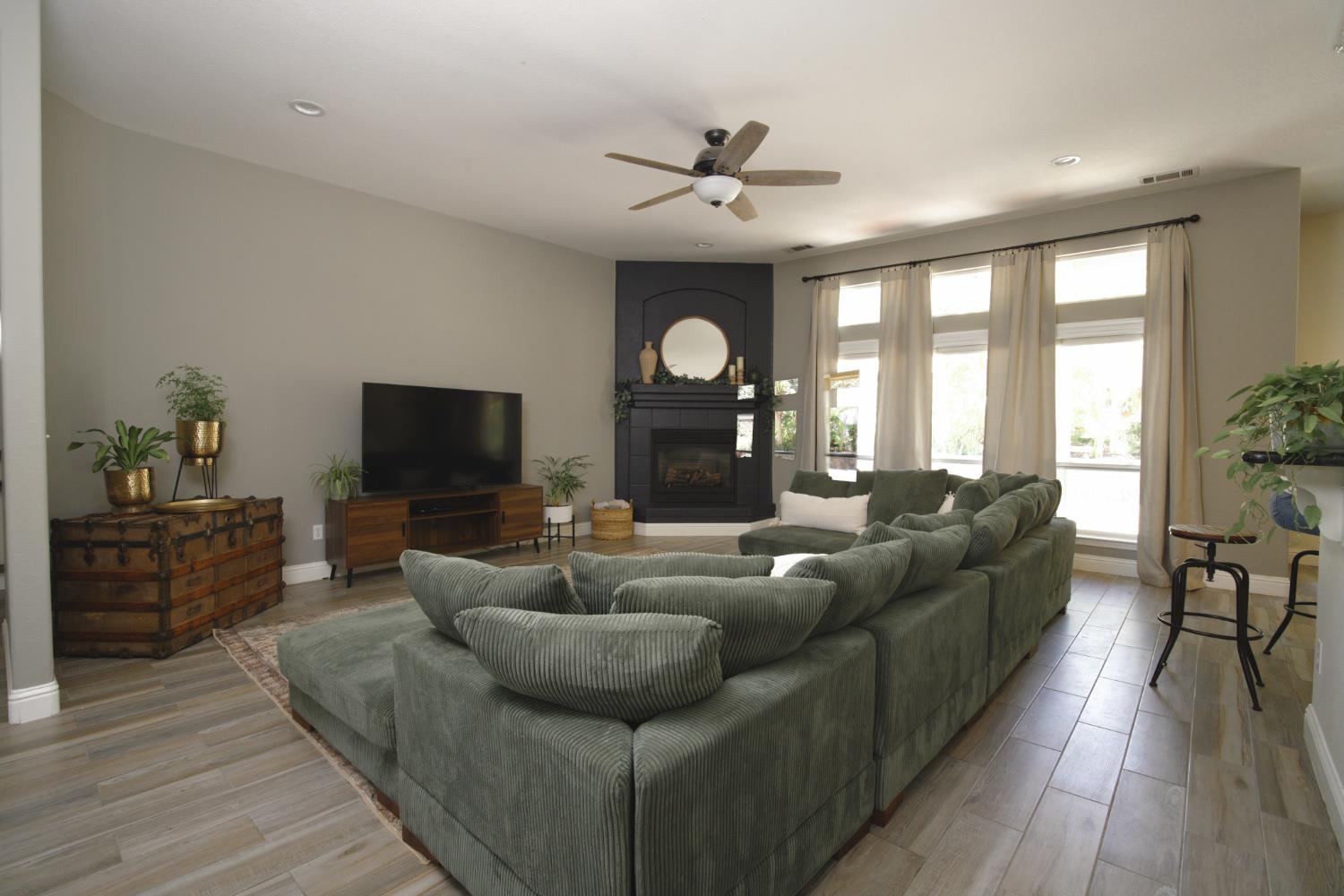 2848 Gayle Lane