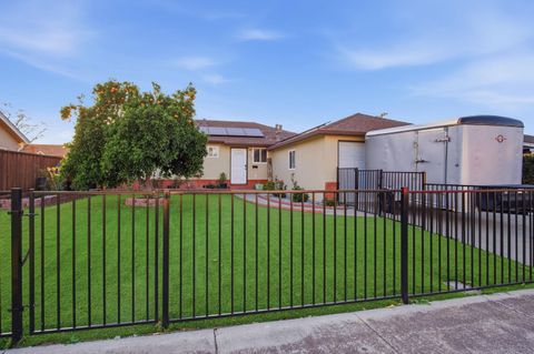 355 Harding Avenue Manteca CA 95336