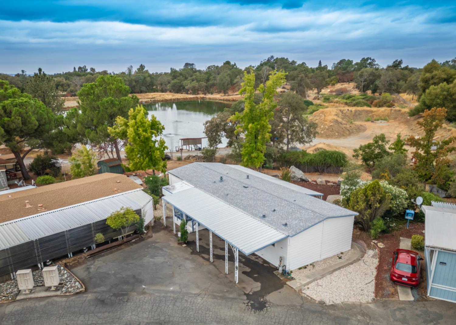 1911 Hillcrest Drive 067