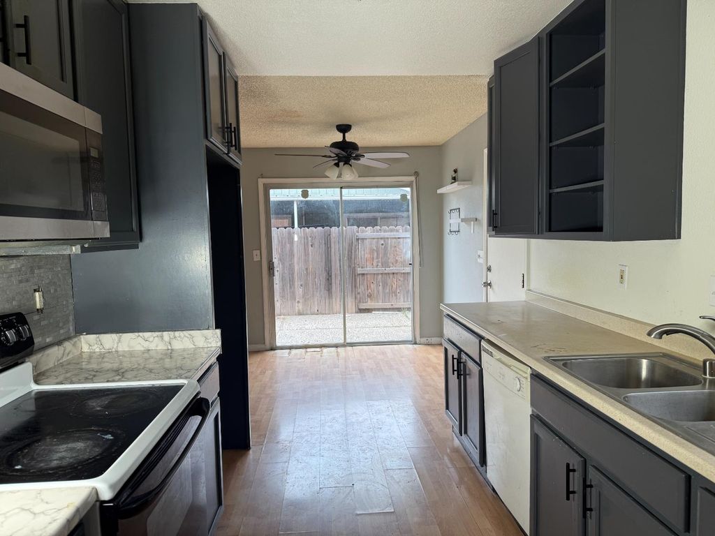 Photo of 8336 Summer Sunset Drive, Sacramento, CA 95828 (MLS # 225137530)