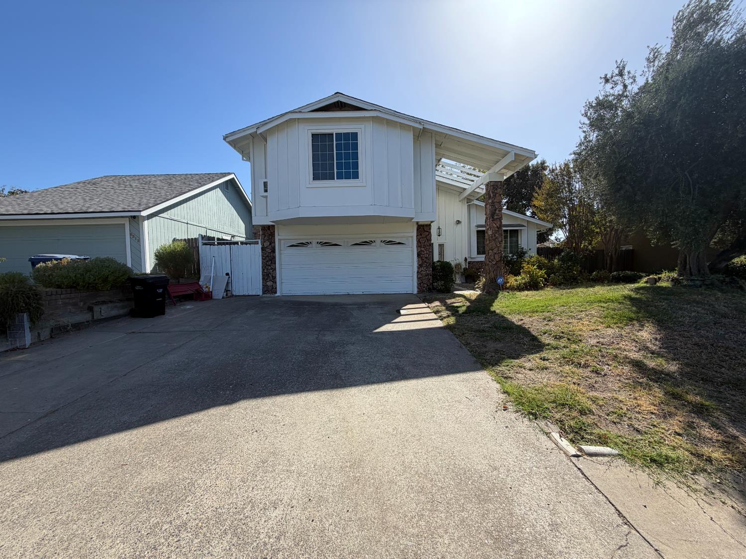 6308 Hillsdale Boulevard