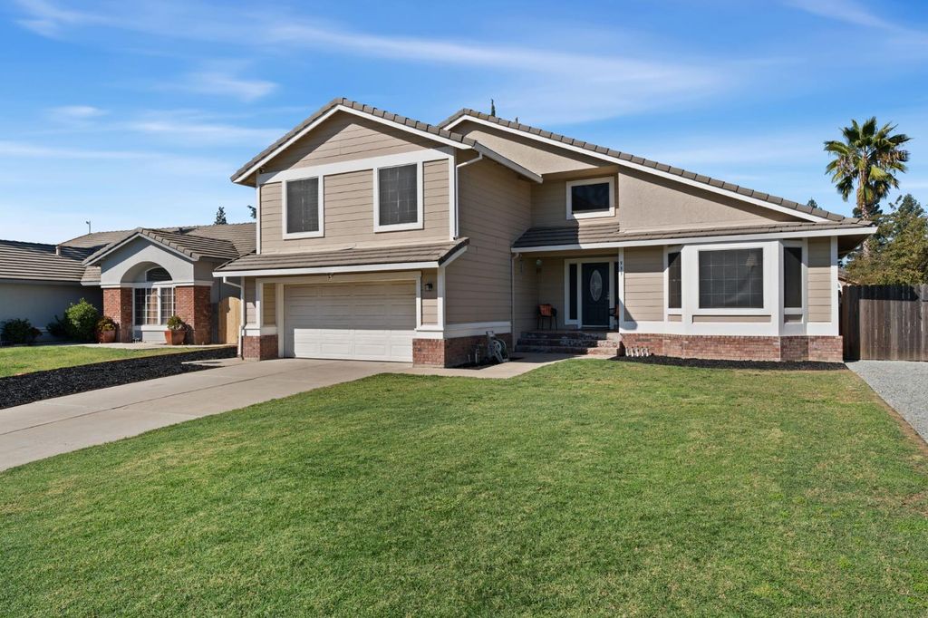 Photo of 933 Colson Court, Galt, CA 95632 (MLS # 225132494)