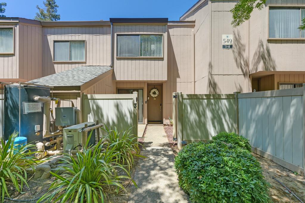 549 Woodside Oaks 3