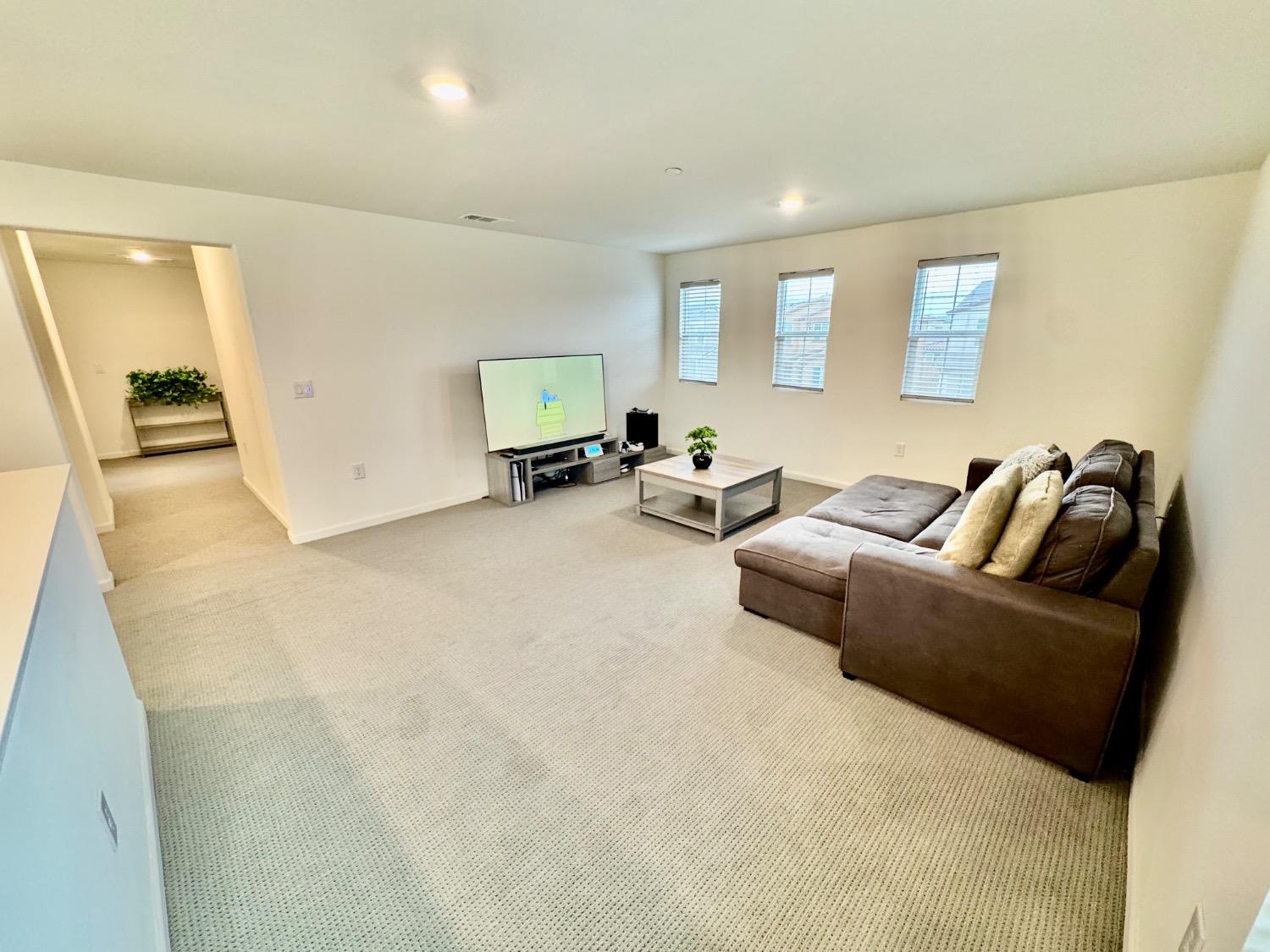 588 Spalding Way