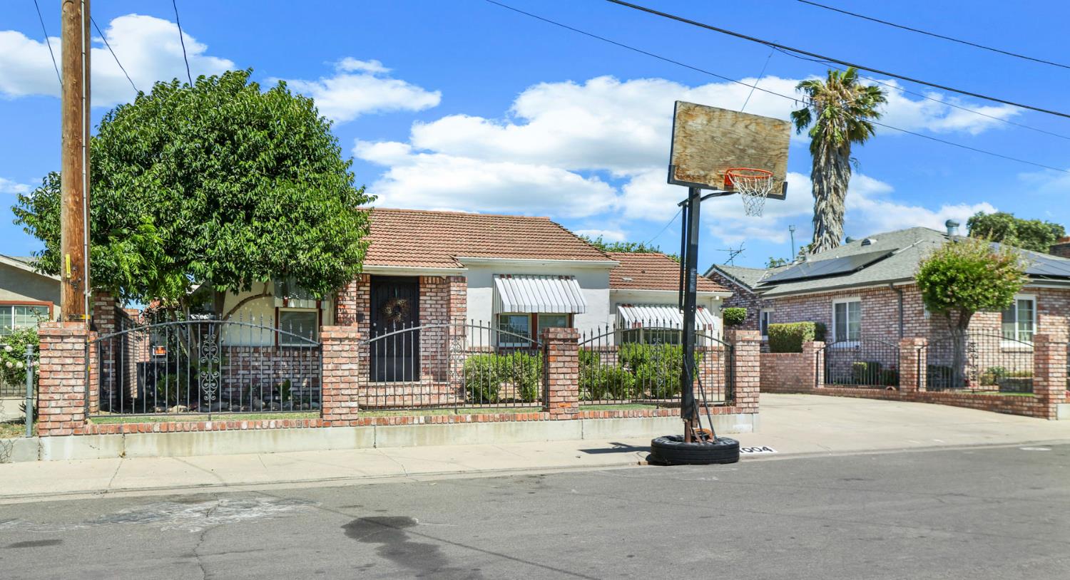 1004 S Shasta Avenue
