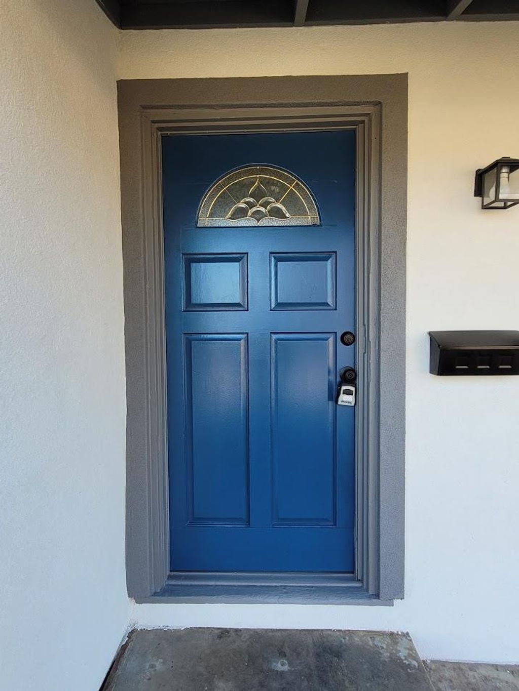 Photo of 1548 Sterling Street, Sacramento, CA 95822 (MLS # 226017828)