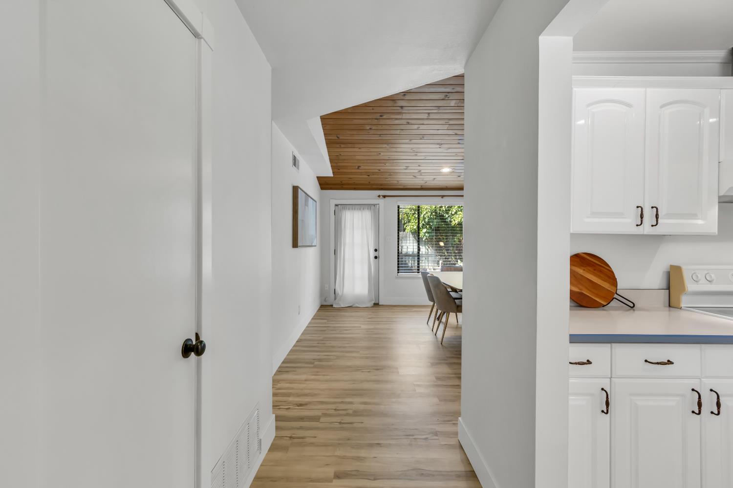 5019 Bowman Oaks