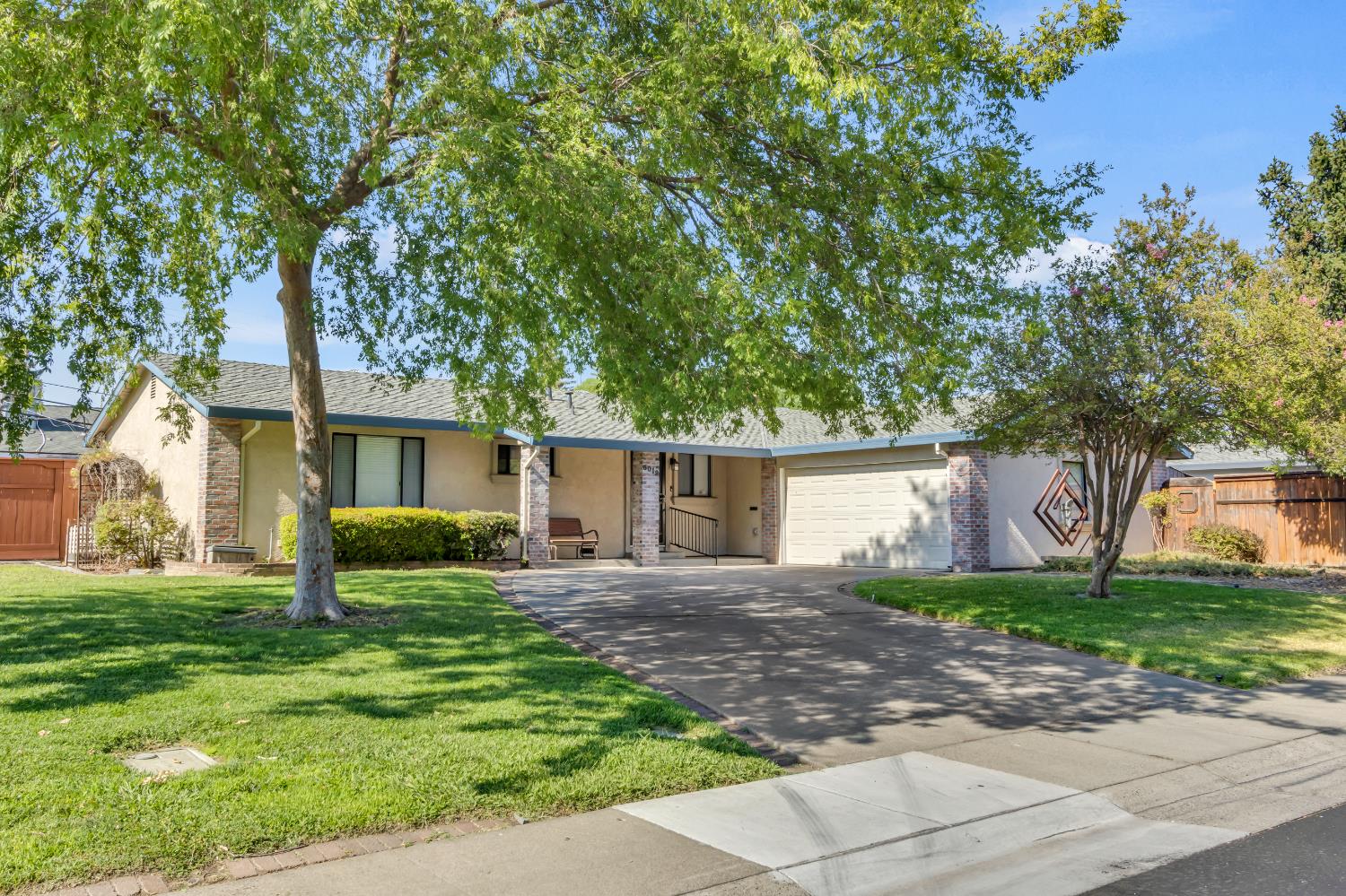 5019 Bowman Oaks