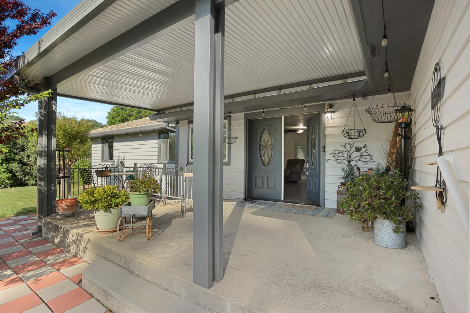 2442 Huckleberry Lane