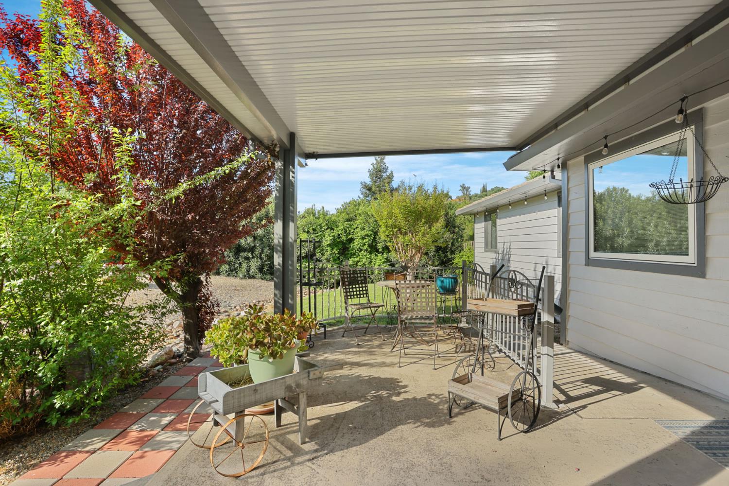 2442 Huckleberry Lane