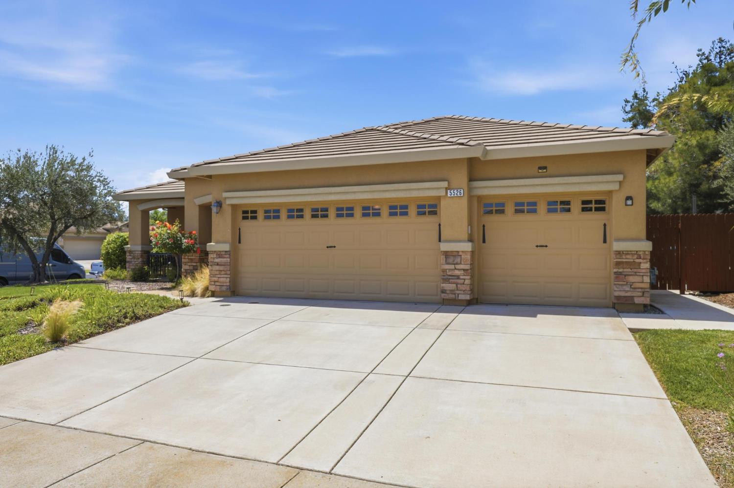 5526 Turnberry Drive