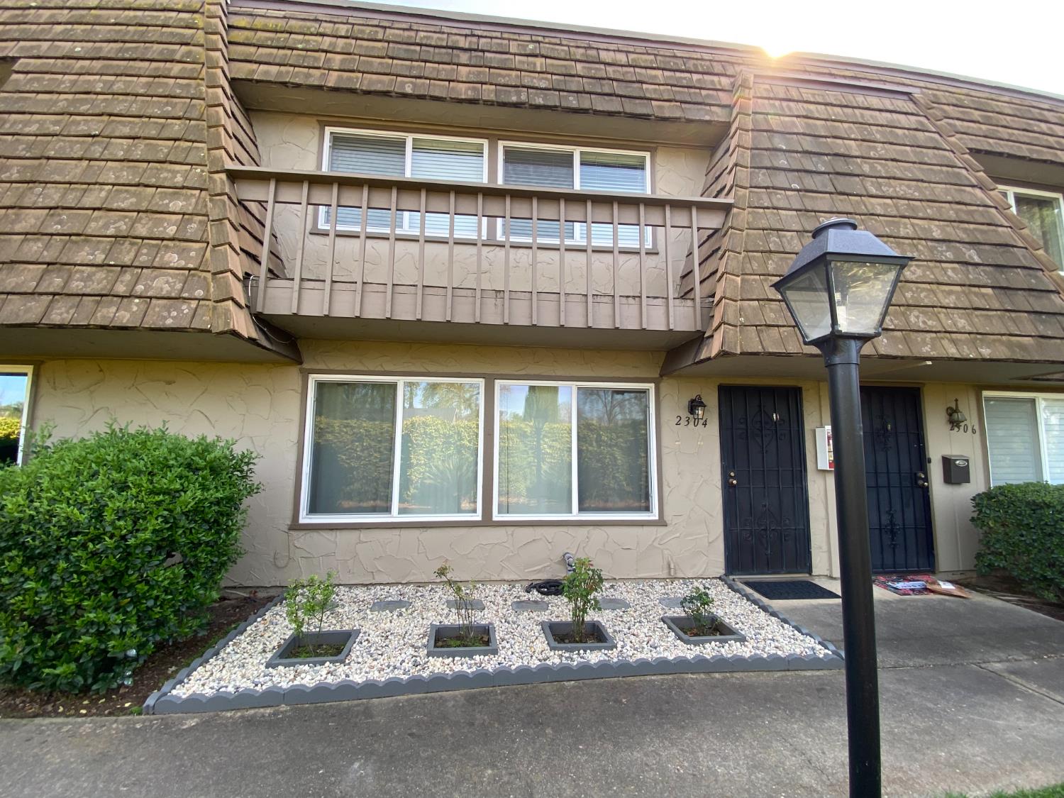 2304 Via Camino Avenue