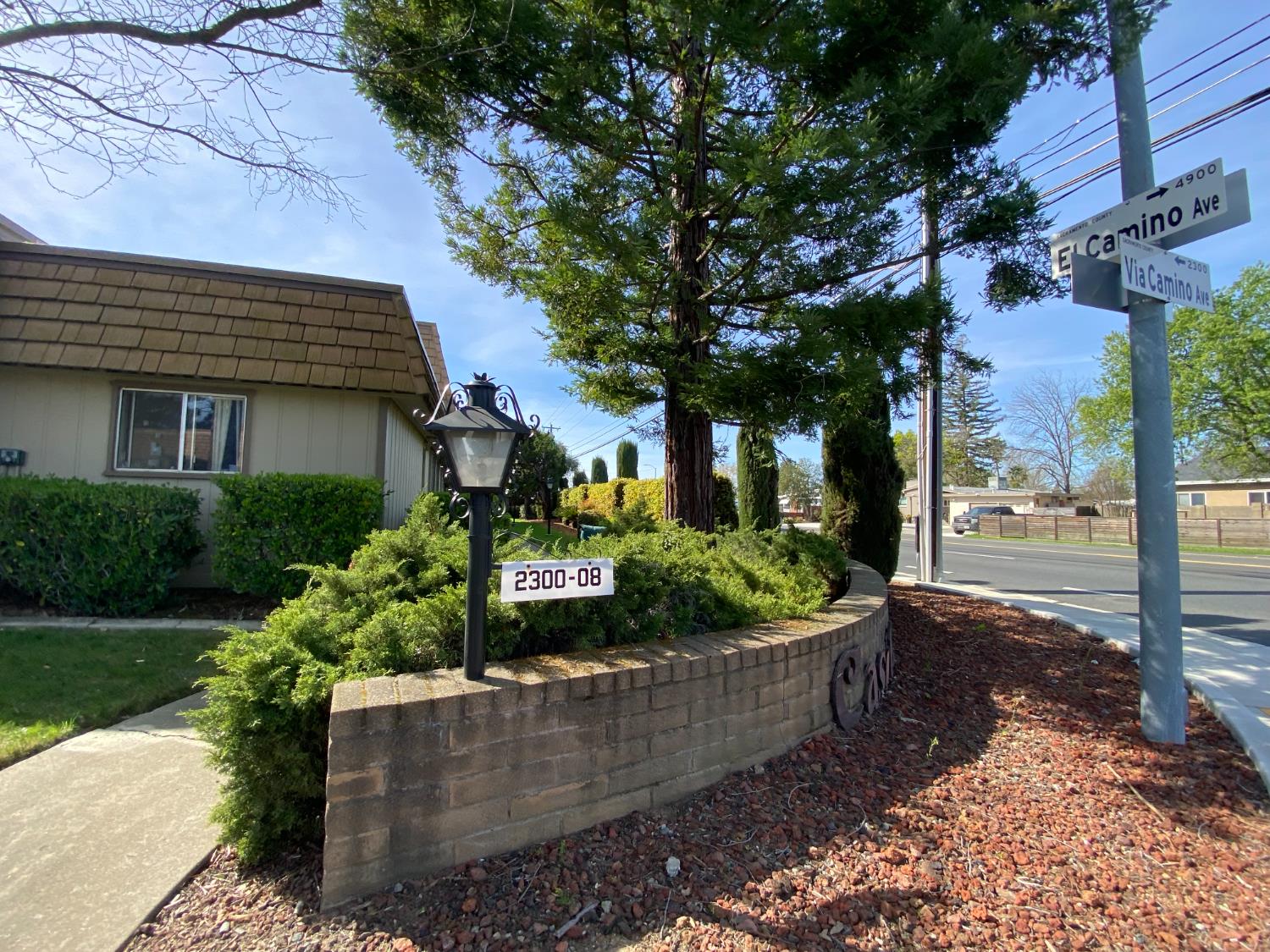 2304 Via Camino Avenue