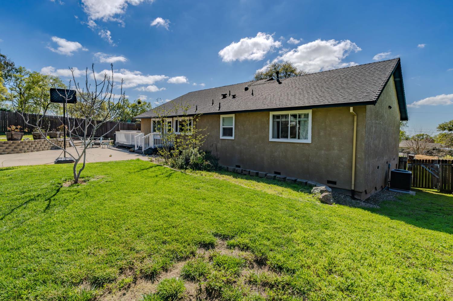 4039 Bartelink Drive