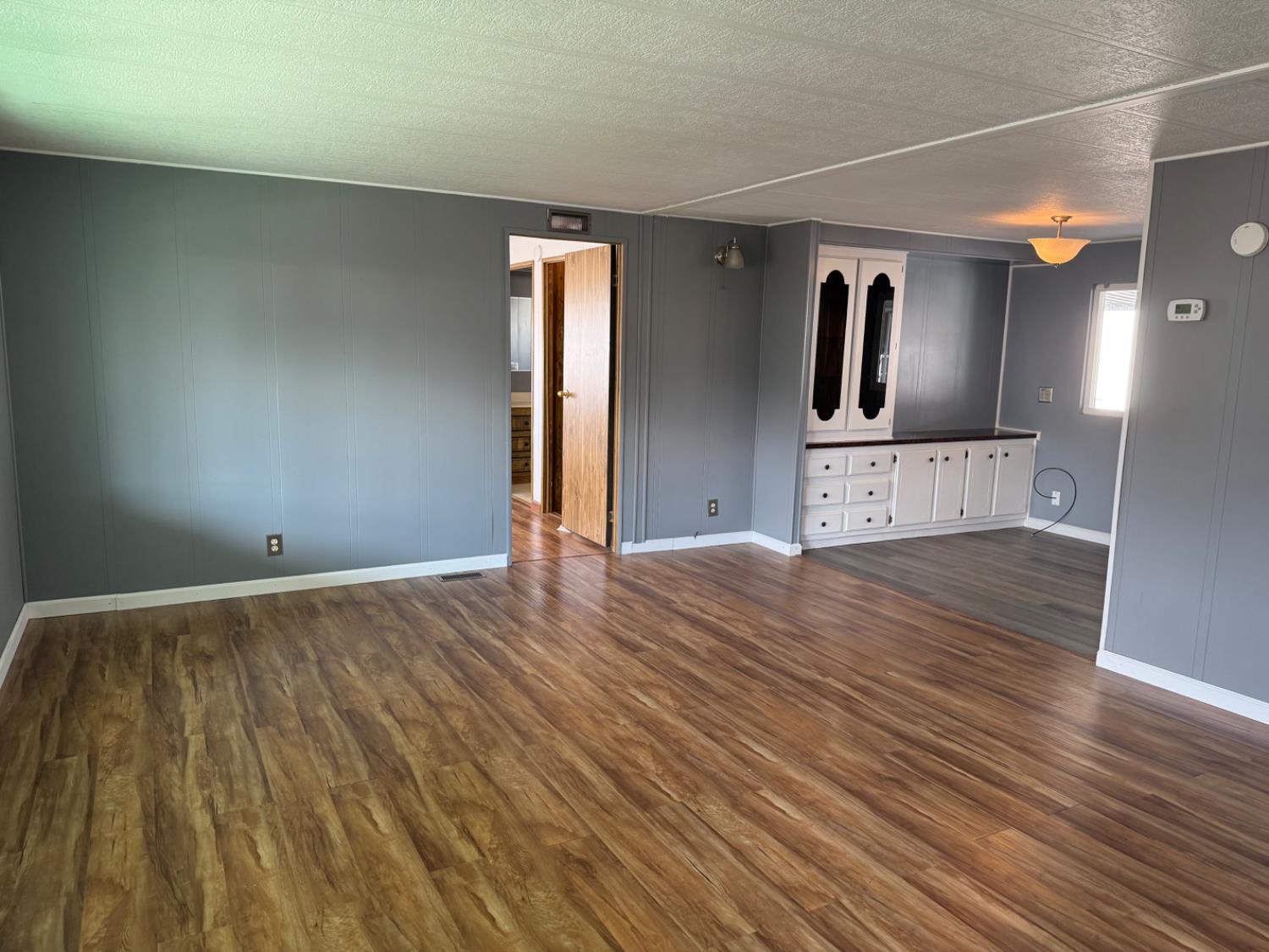 820 N Lincoln Way 88