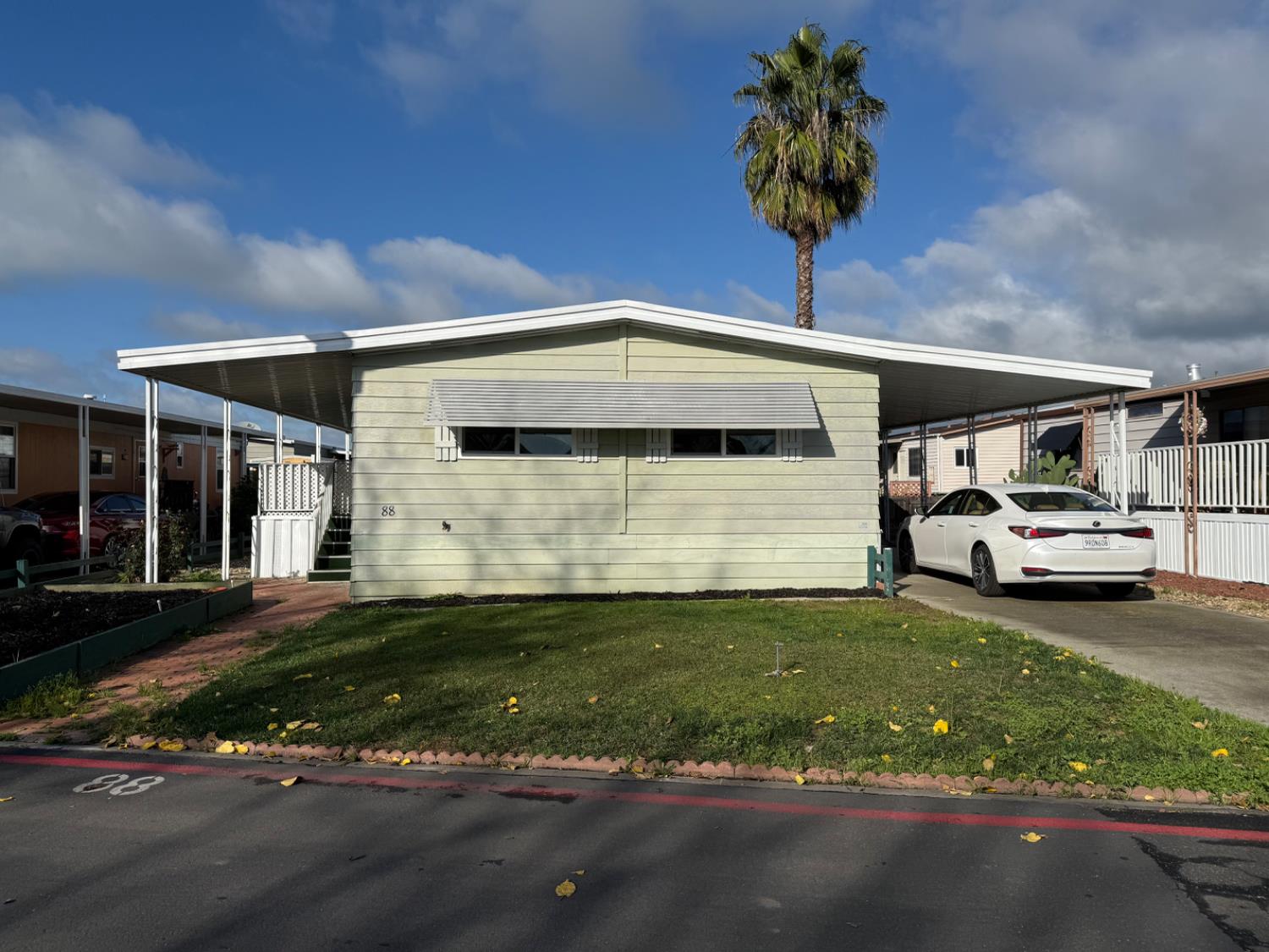 820 N Lincoln Way 88