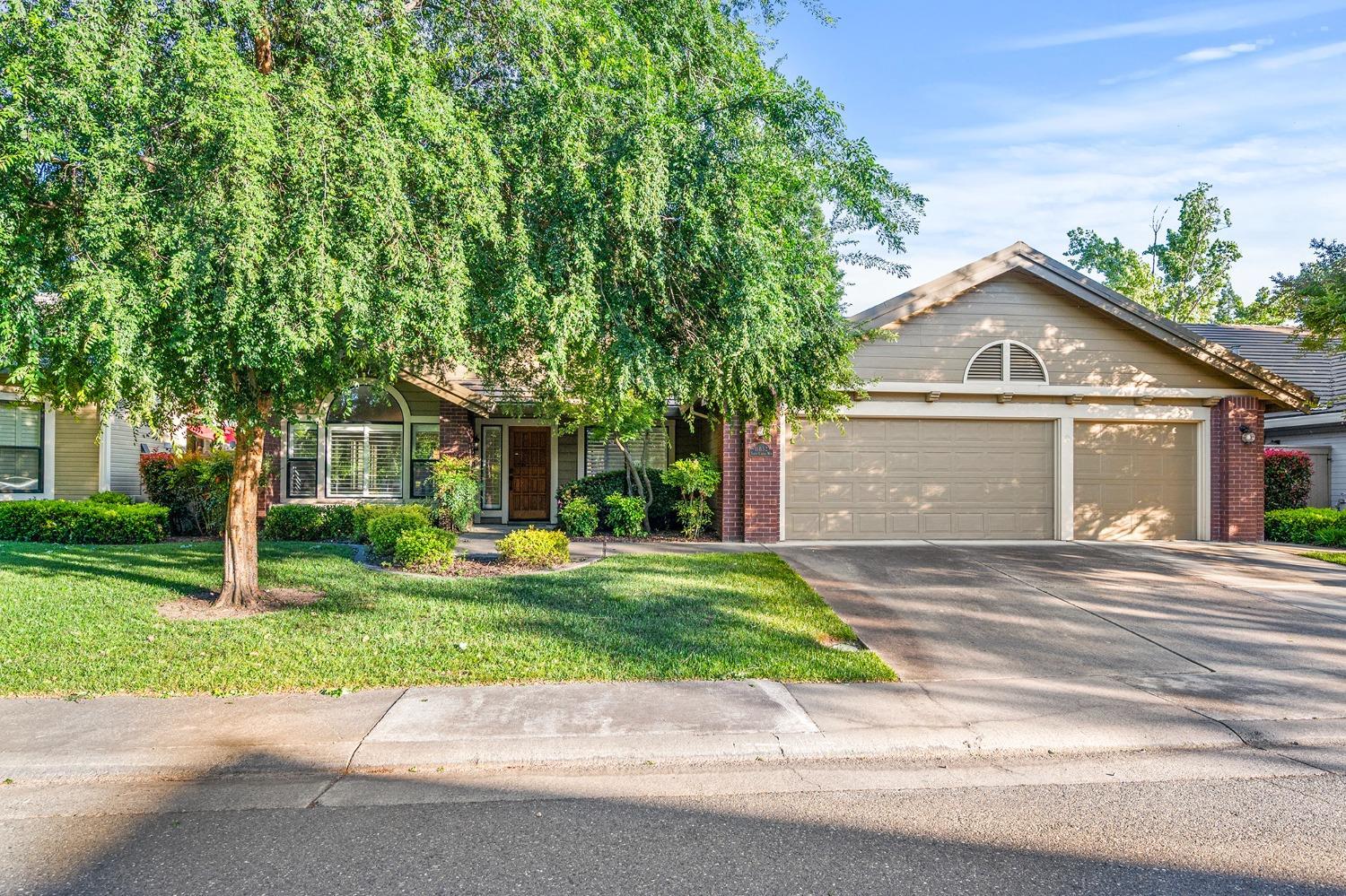 11832 S Carson Way