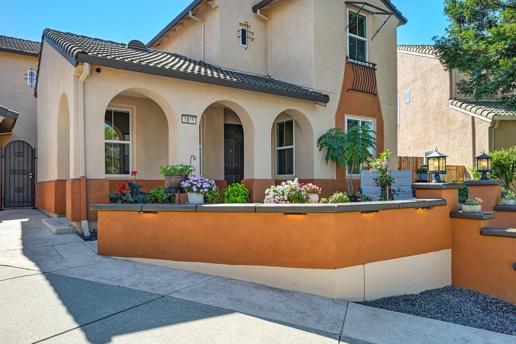 1806 Whimbrel Court