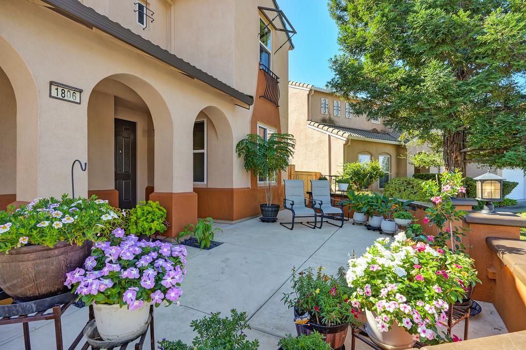 1806 Whimbrel Court