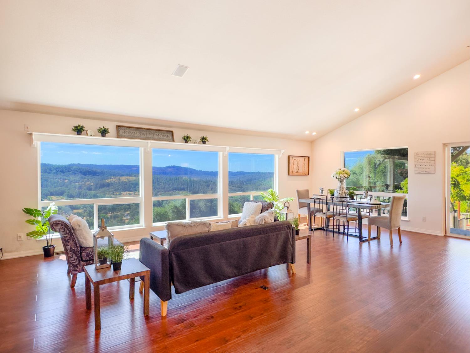 10757 Oak Hill Drive