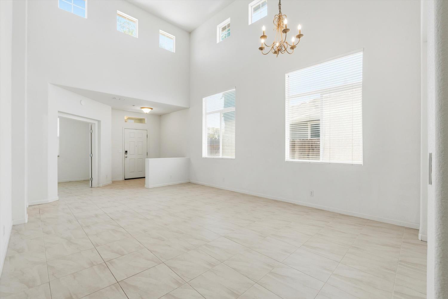 5 Hazeman Court