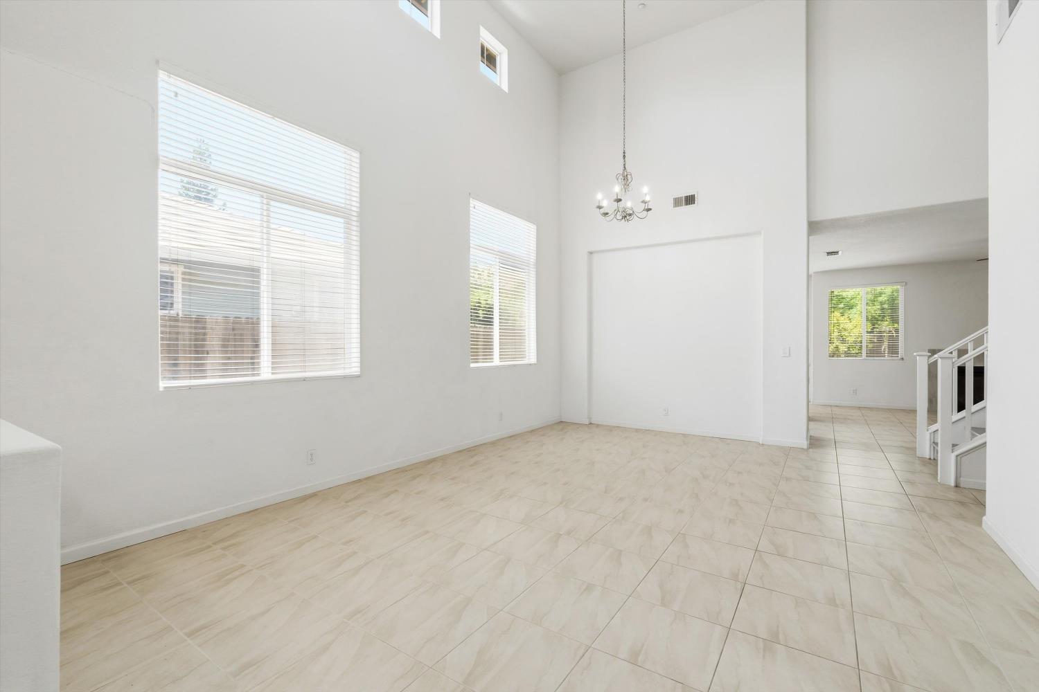 5 Hazeman Court