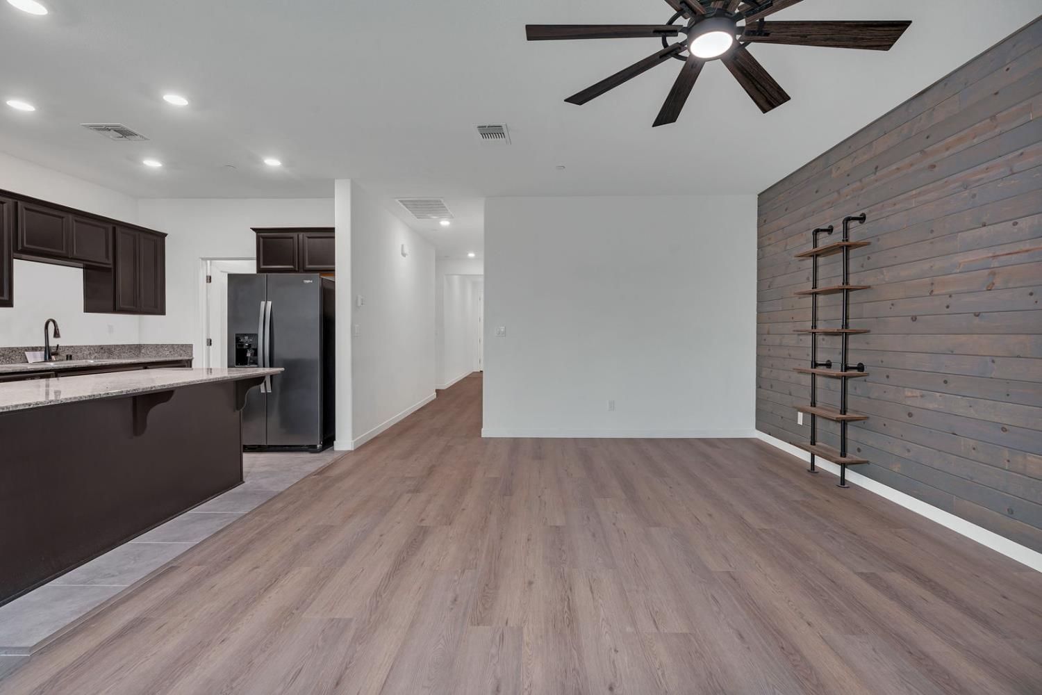 Los Banos, California 93635, United States, 3 Bedrooms Bedrooms, ,2 BathroomsBathrooms,Residential,Active,234977