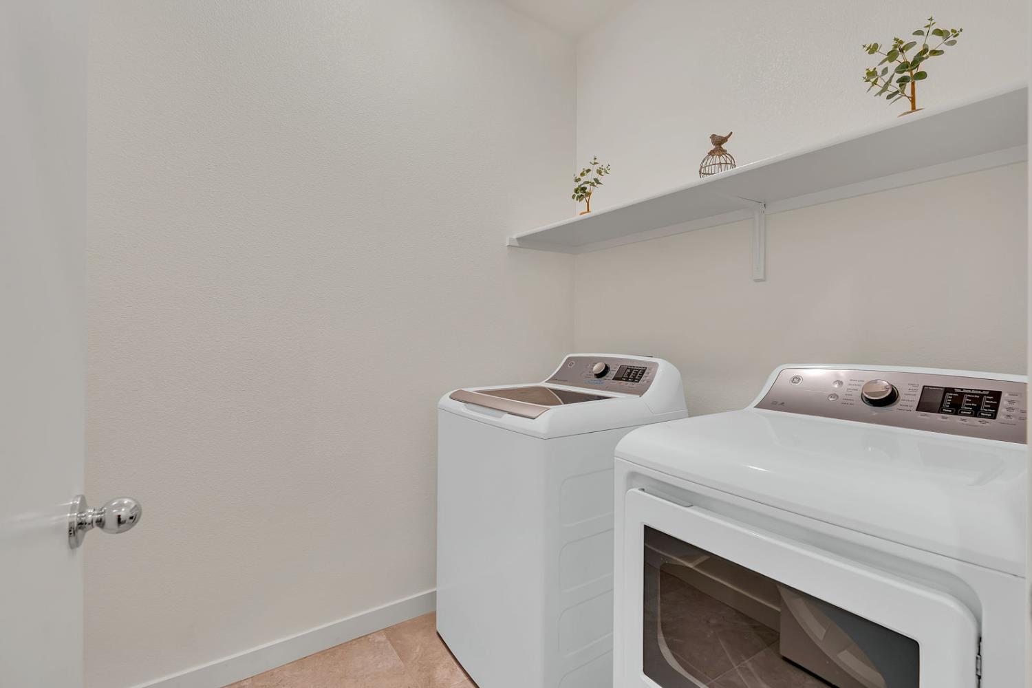 Los Banos, California 93635, United States, 3 Bedrooms Bedrooms, ,2 BathroomsBathrooms,Residential,Active,234977