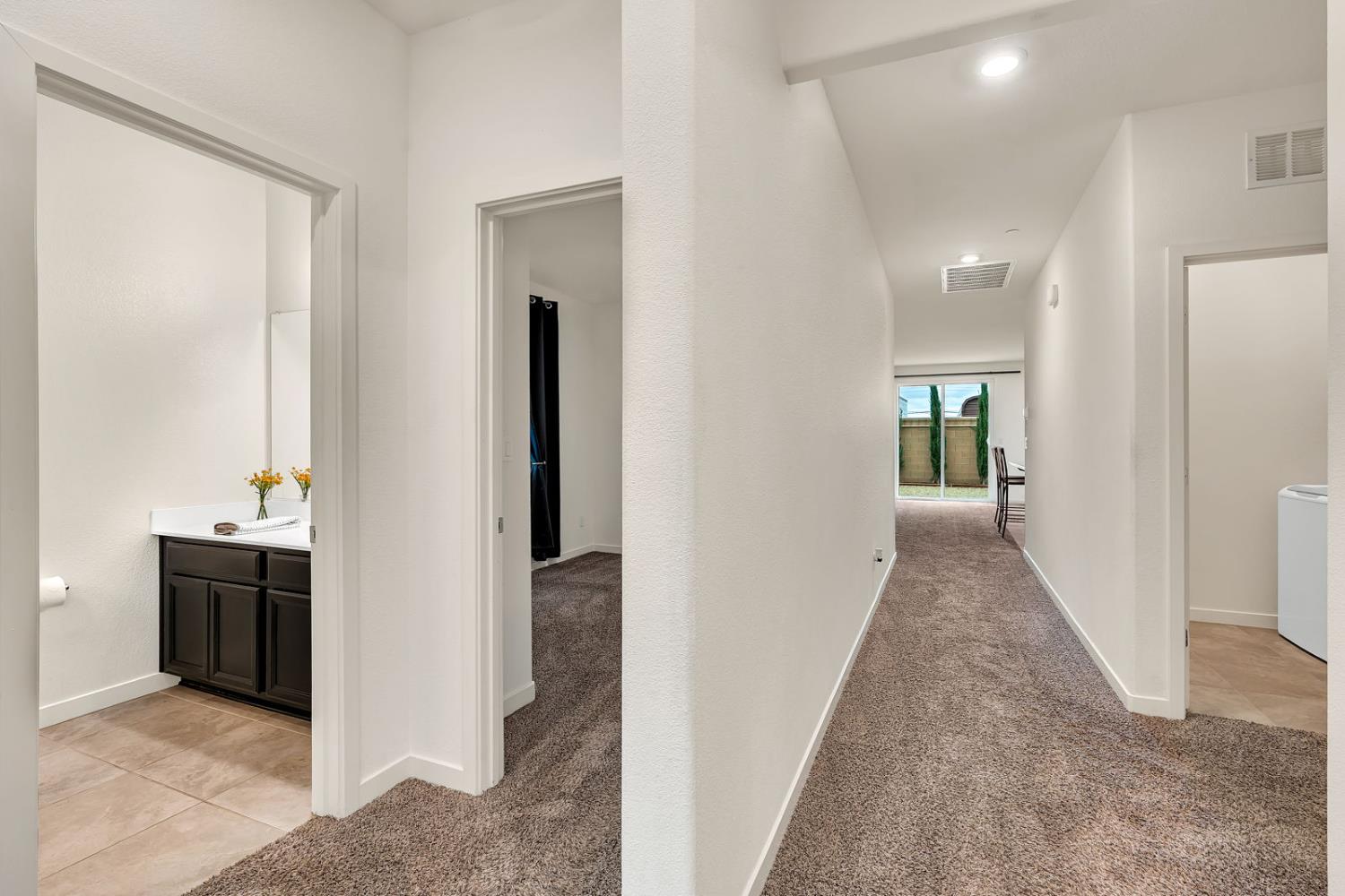 Los Banos, California 93635, United States, 3 Bedrooms Bedrooms, ,2 BathroomsBathrooms,Residential,Active,234977