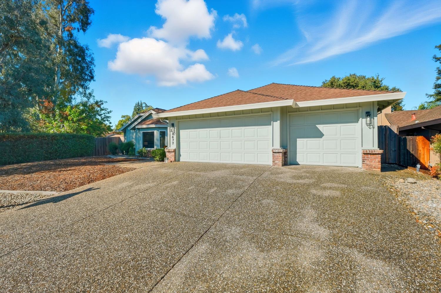 8677 E Robin Hill Way