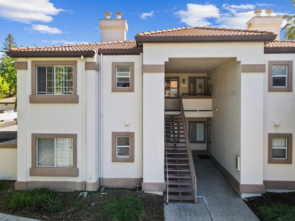 Photo of 8020 Walerga Road #1090, Antelope, CA 95843 (MLS # 226041065)