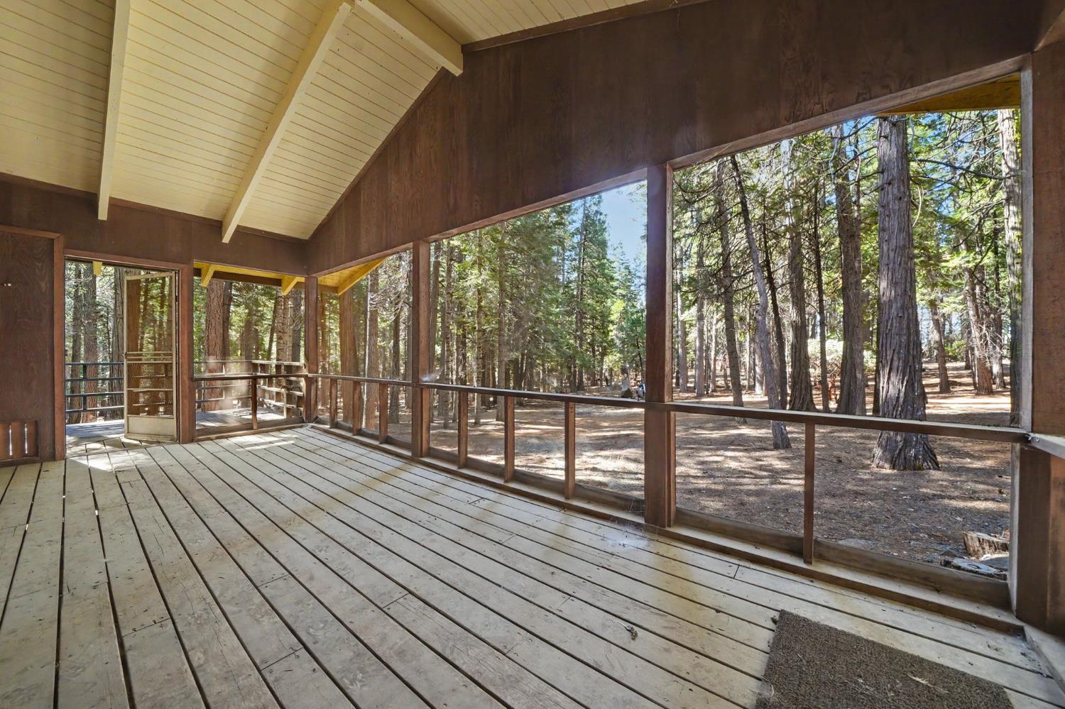 19565 Forest View Circle