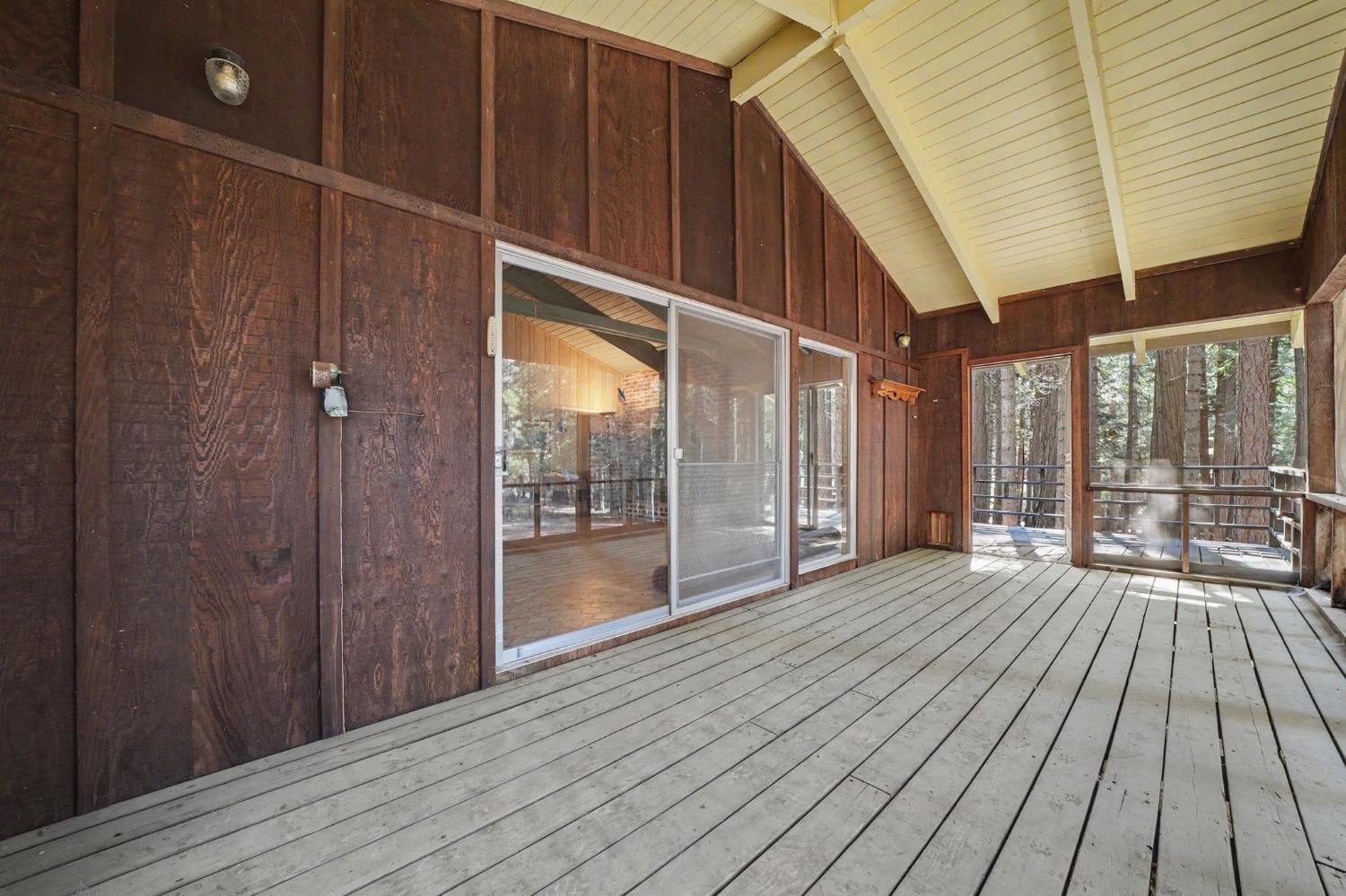 19565 Forest View Circle