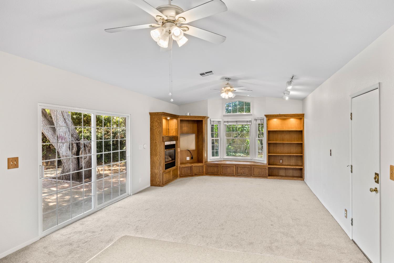 10137 La Gloria Way
