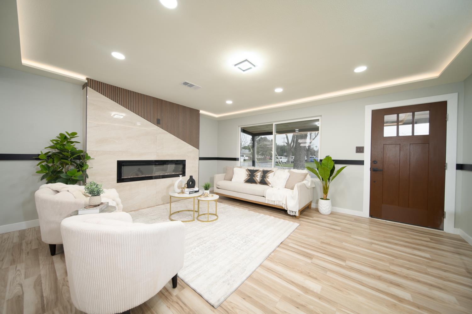 927 E Fairmont Avenue