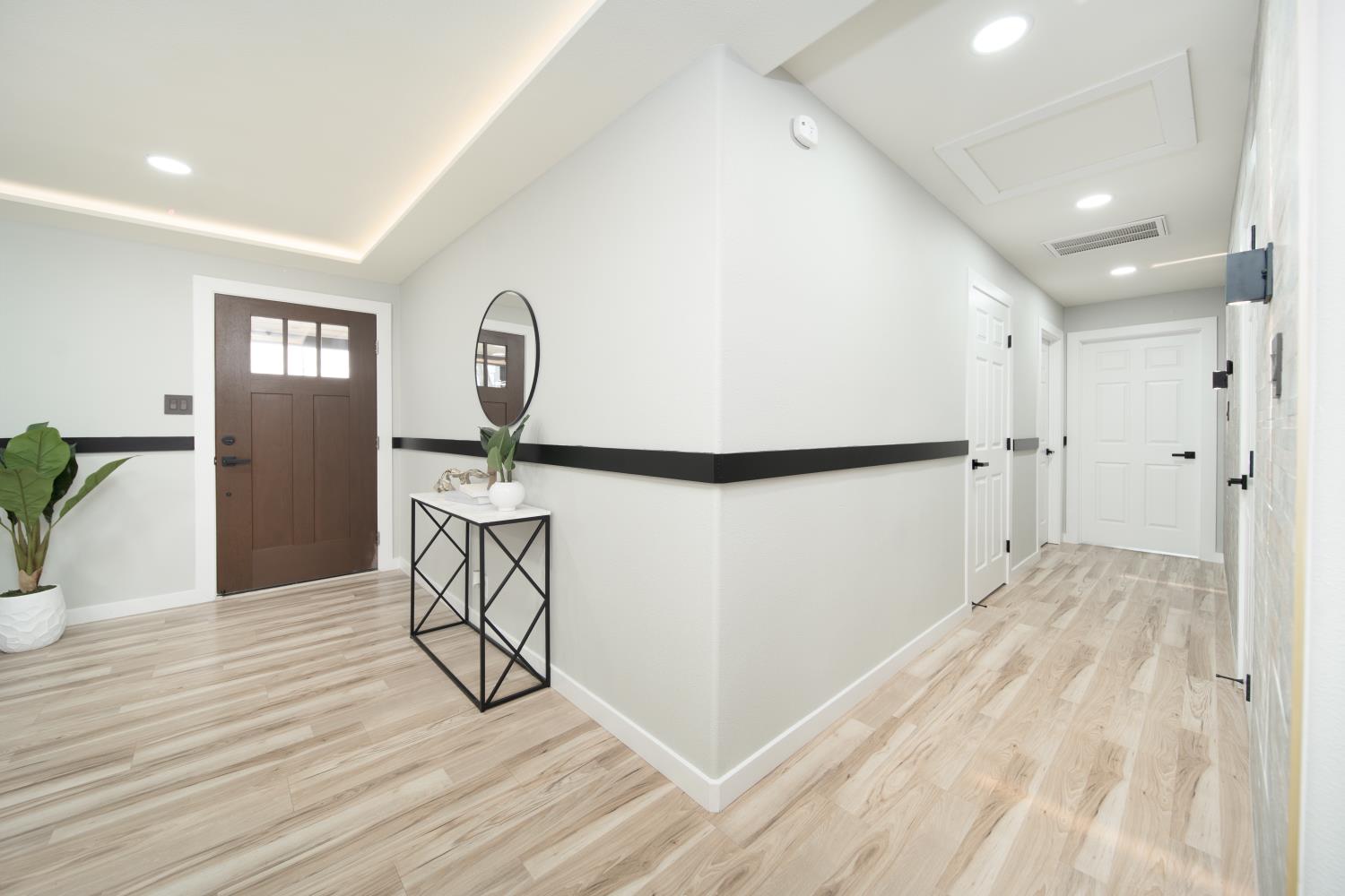 927 E Fairmont Avenue