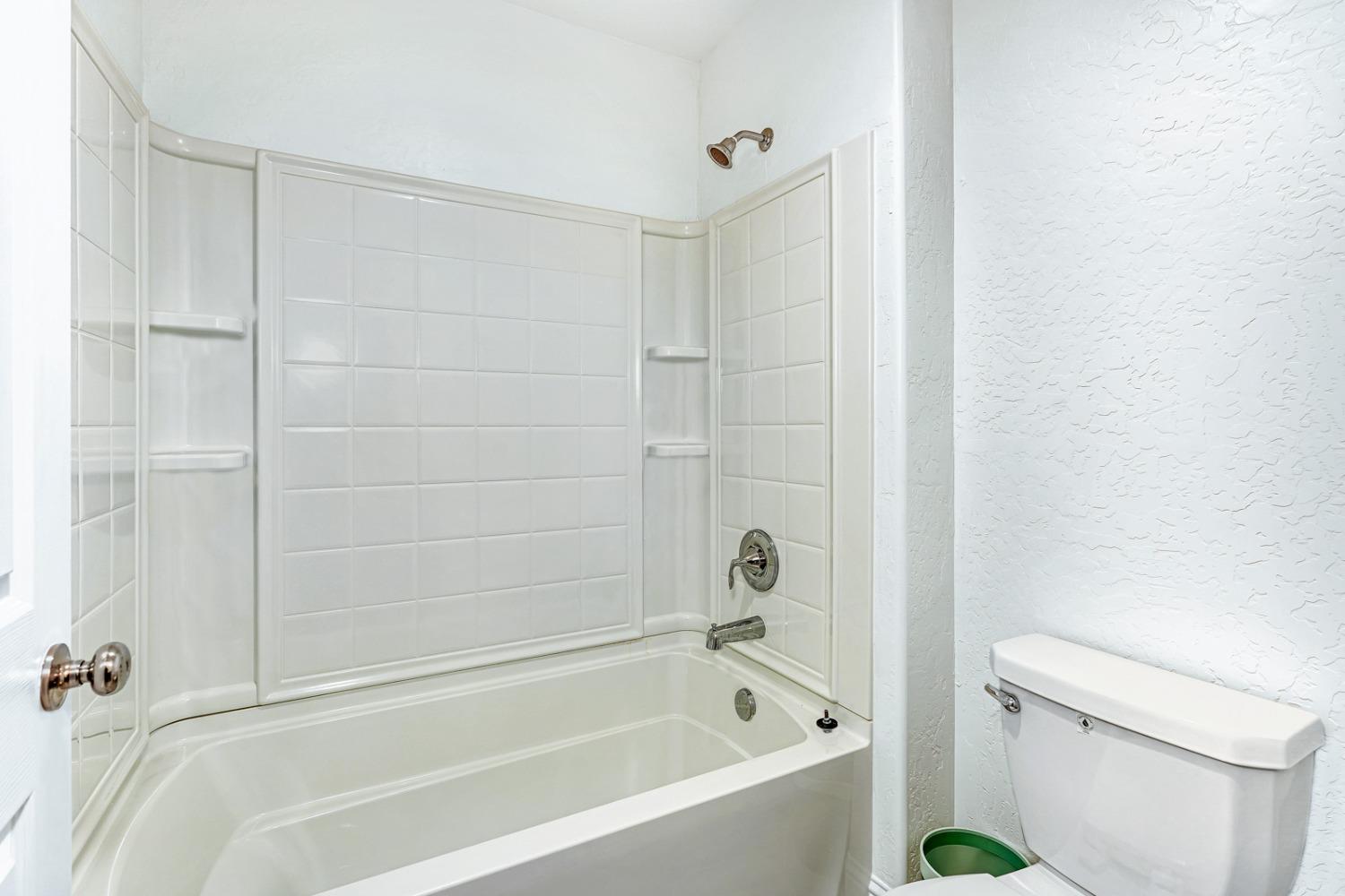 Los Banos, California 93635, United States, 4 Bedrooms Bedrooms, ,3 BathroomsBathrooms,Residential,Pending,31763