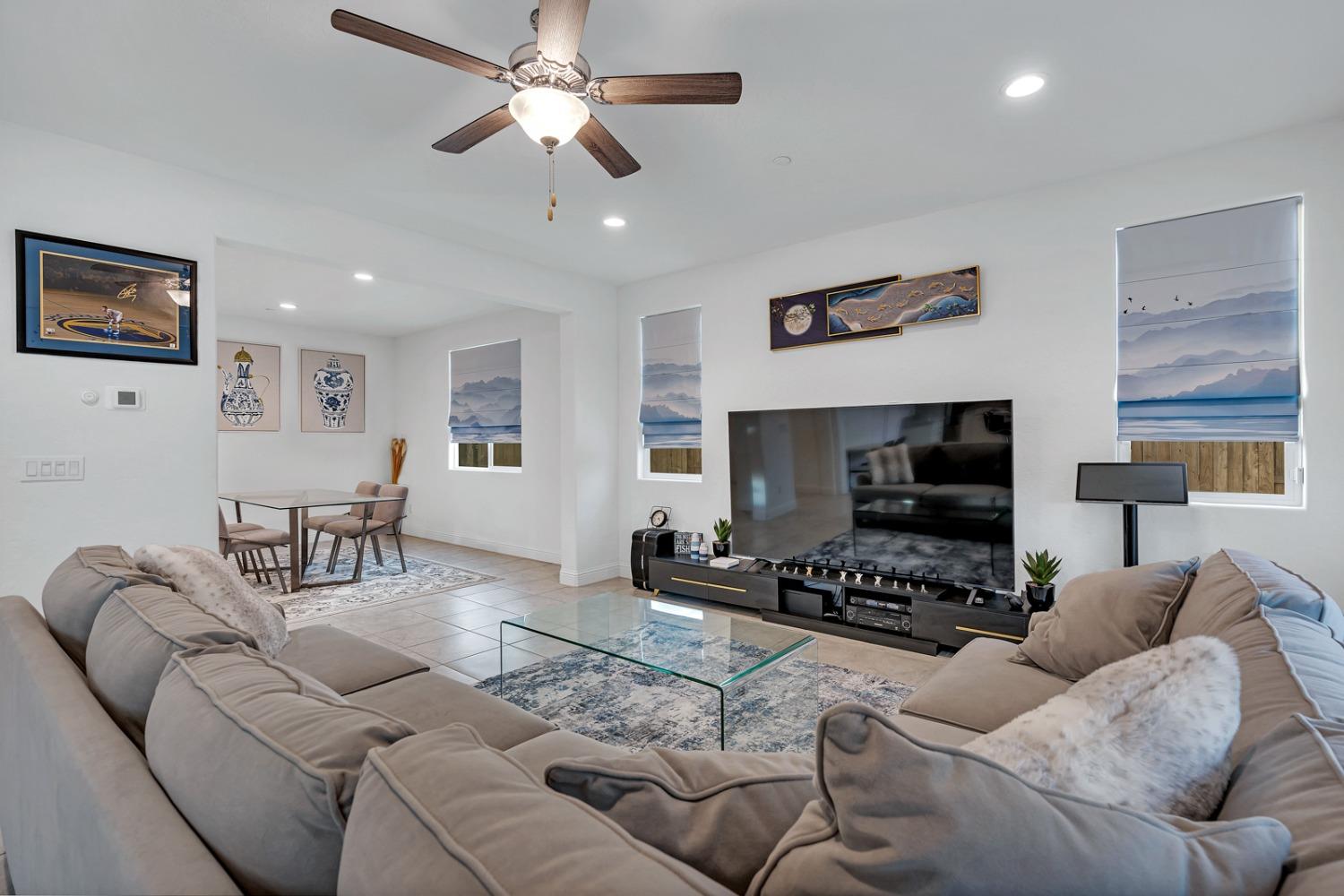 Los Banos, California 93635, United States, 4 Bedrooms Bedrooms, ,3 BathroomsBathrooms,Residential,Pending,31763