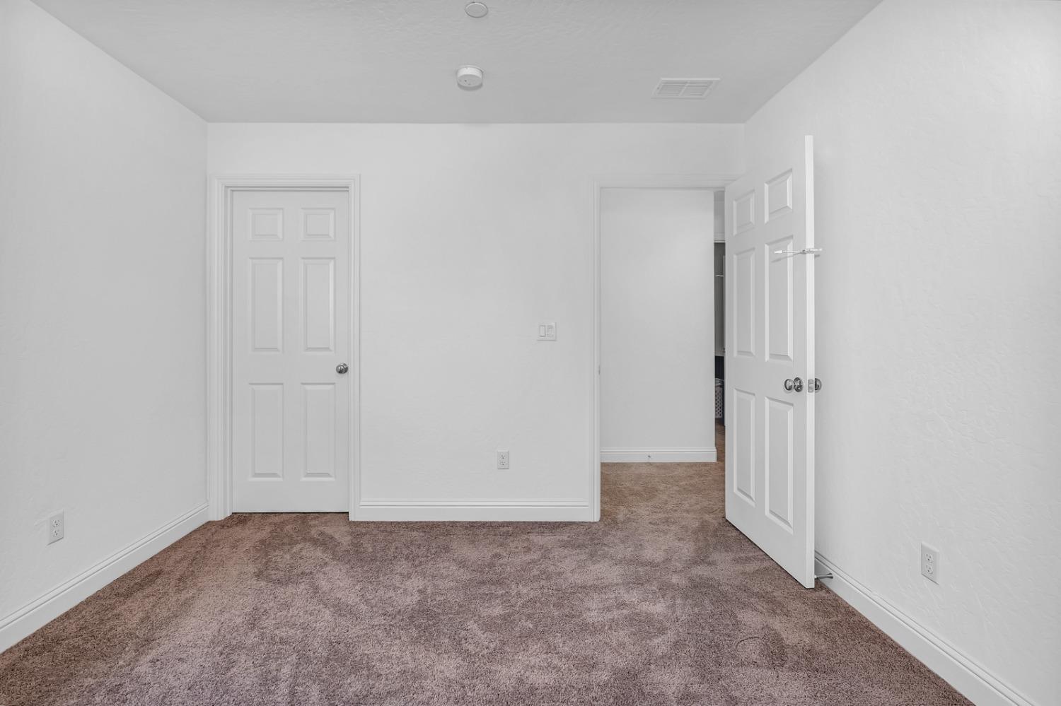 Los Banos, California 93635, United States, 4 Bedrooms Bedrooms, ,3 BathroomsBathrooms,Residential,Pending,31763