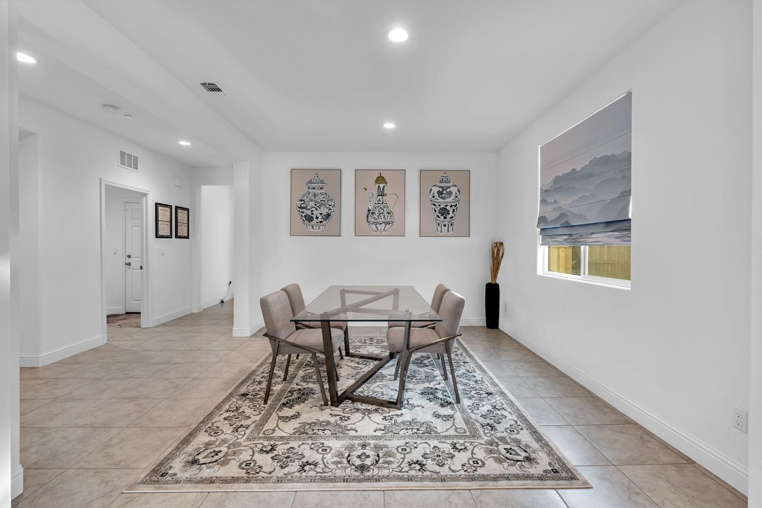 Los Banos, California 93635, United States, 4 Bedrooms Bedrooms, ,3 BathroomsBathrooms,Residential,Pending,31763