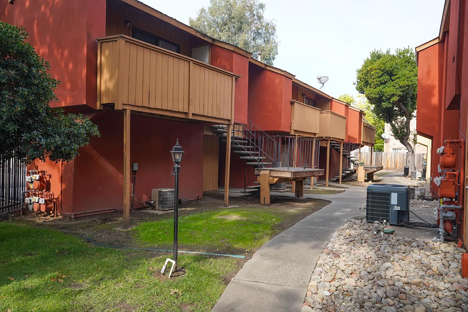 1905 N El Dorado Street