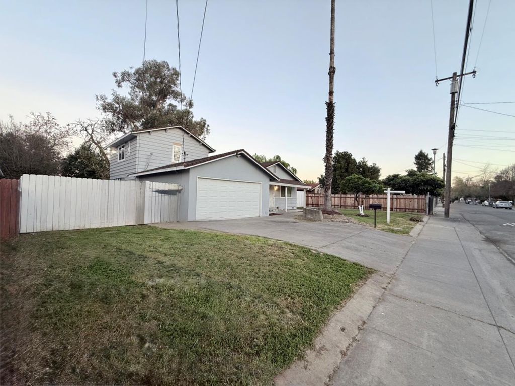 Photo of 2832 American Avenue, Sacramento, CA 95833 (MLS # 226034308)