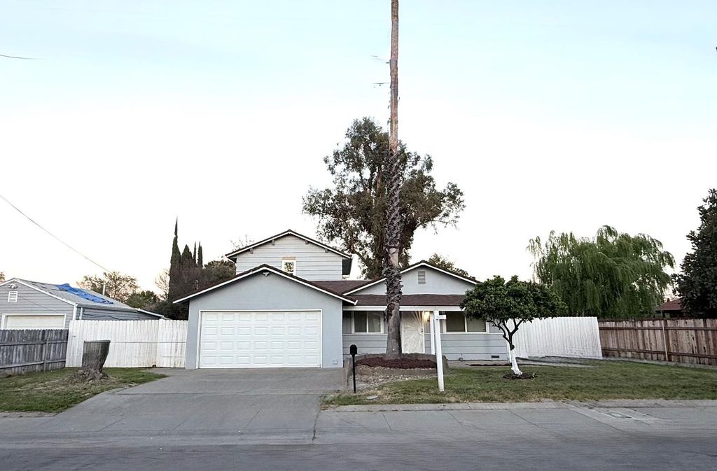 Photo of 2832 American Avenue, Sacramento, CA 95833 (MLS # 226034308)